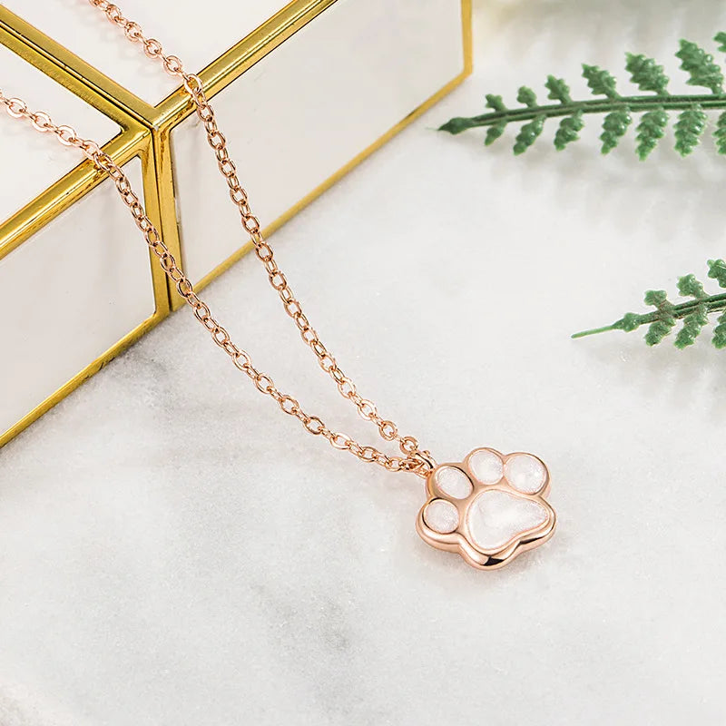 Yanika - Necklace with silver paw pendant
