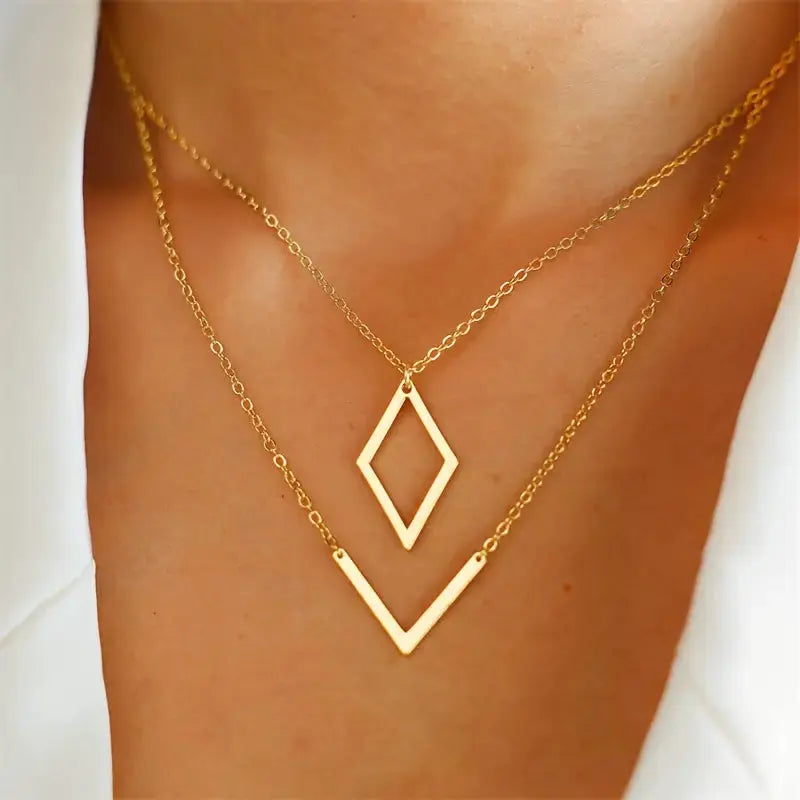 Elegant V Pendant Necklace with Geometric Design