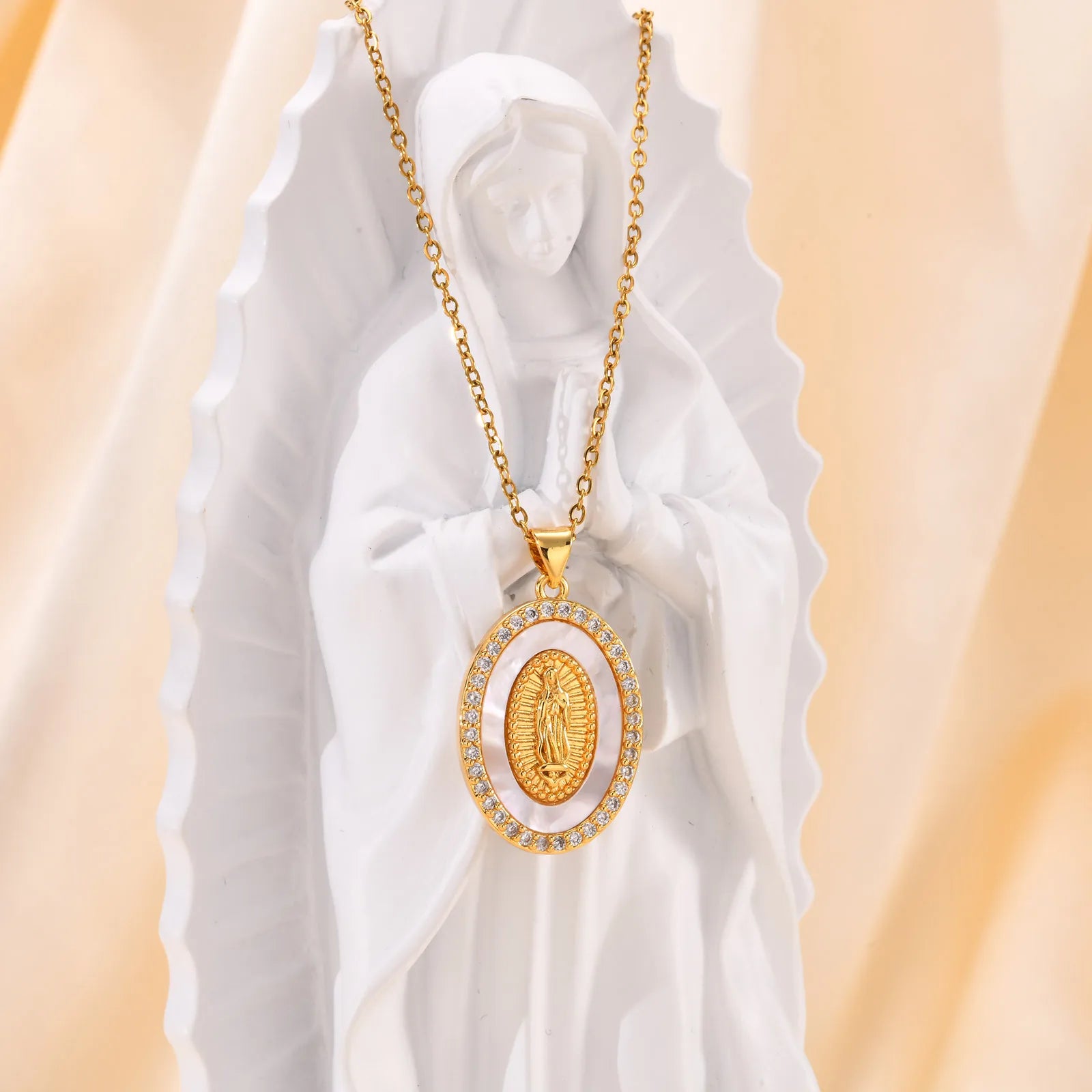 Mary Oval Gold Pendant Necklace