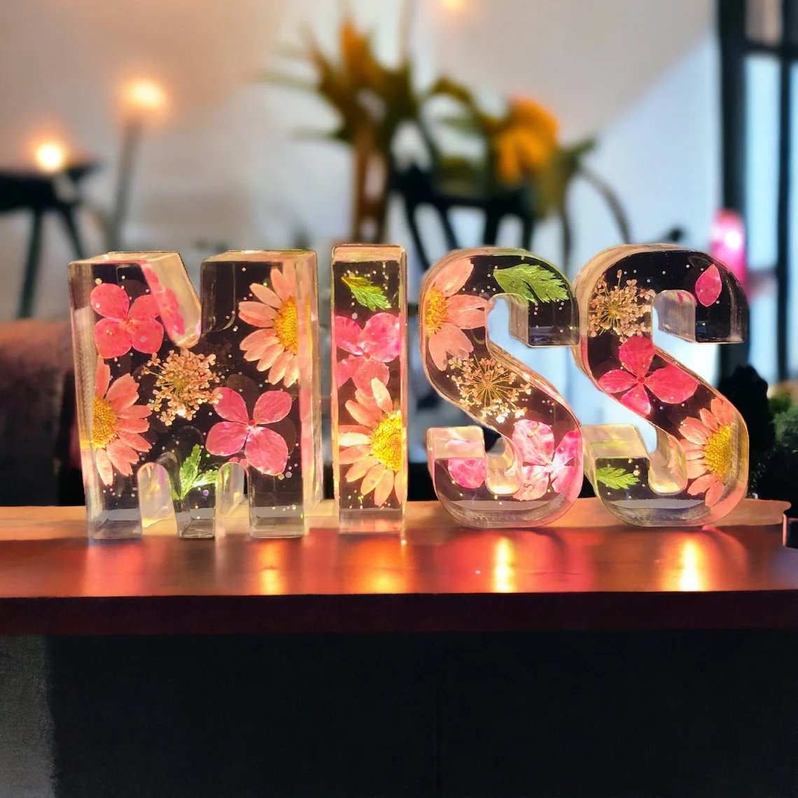 🌸Lampe de nuit artisanale en résine florale