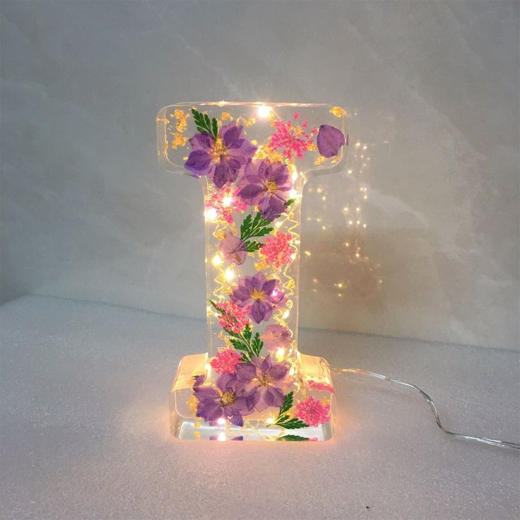🌸Lampe de nuit artisanale en résine florale